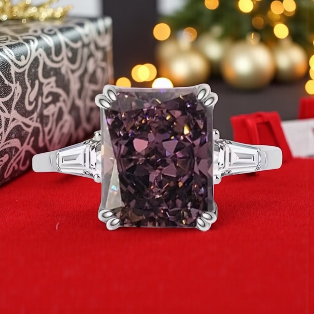 Elegant S925 deep purple cocktail ring size 7. New with gift box